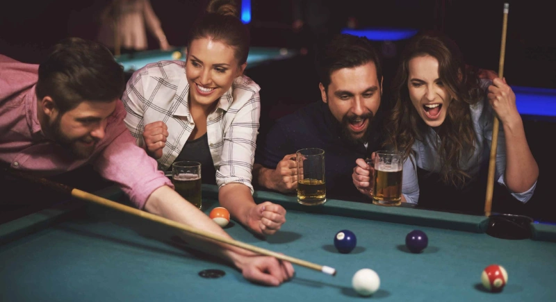 Fine Dining & Entertainment