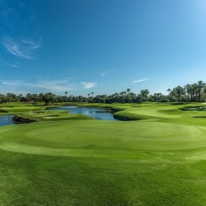 Private 9-hole executive golf course